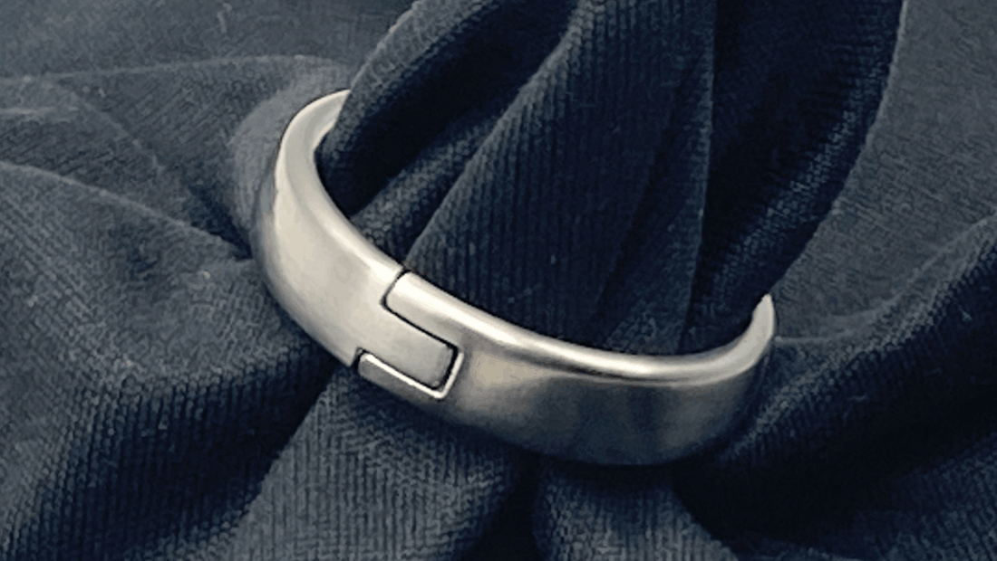 What type of ring should I get for big knuckles?
